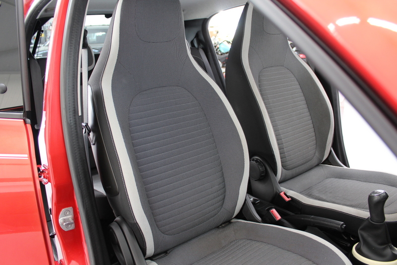 Renault Twingo Renault Twingo 1.0 SCe Dynamique 71PK, CABRIO !! | RIJKLAAR | SOFTTOP | CABRIOKAP | CRUISE CONTROLE | CAMERA | NAVIGATIE | PARKEERSENSOREN