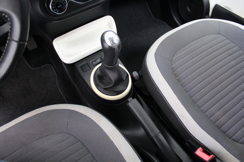 Renault Twingo Renault Twingo 1.0 SCe Dynamique 71PK, CABRIO !! | RIJKLAAR | SOFTTOP | CABRIOKAP | CRUISE CONTROLE | CAMERA | NAVIGATIE | PARKEERSENSOREN