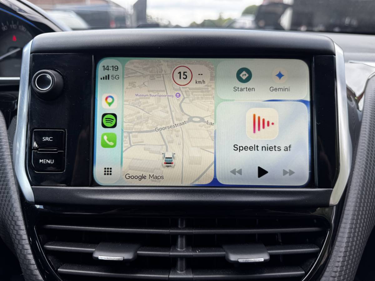 Peugeot 2008 PEUGEOT 2008 1.2 GT-line·Navi·Carplay·Cruise·Climate·All season banden