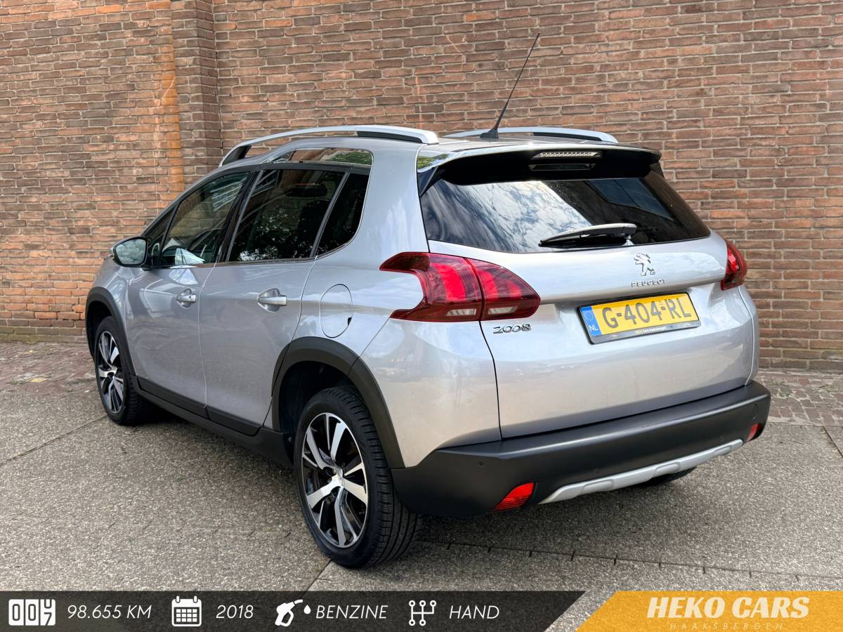 Peugeot 2008 PEUGEOT 2008 1.2 GT-line·Navi·Carplay·Cruise·Climate·All season banden