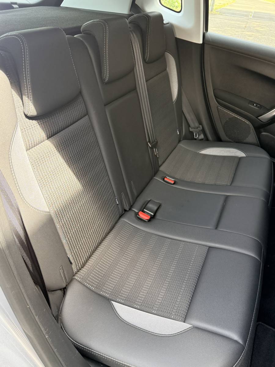 Peugeot 2008 PEUGEOT 2008 1.2 GT-line·Navi·Carplay·Cruise·Climate·All season banden