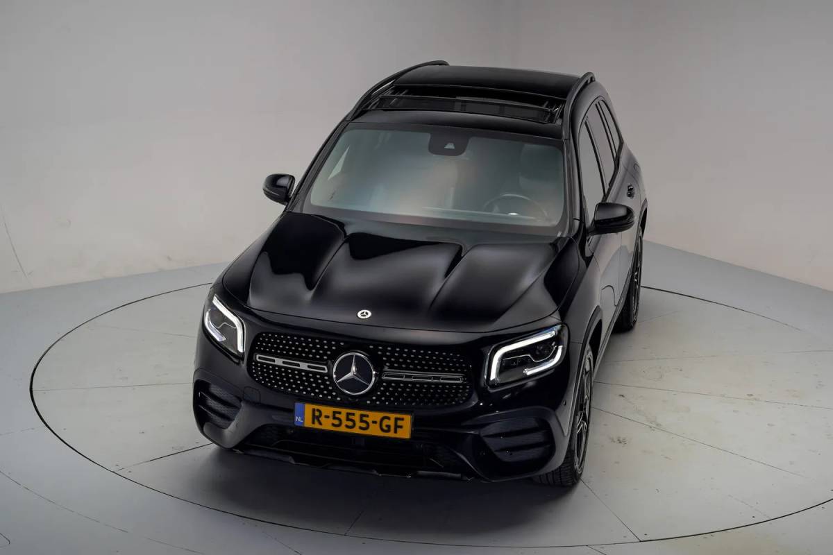 Mercedes-Benz GLB Mercedes-Benz GLB-Klasse 180 AMG Night Pakket Aut. [ Panoramadak Sfeerverlichting Camera ]