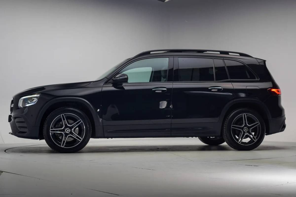 Mercedes-Benz GLB Mercedes-Benz GLB-Klasse 180 AMG Night Pakket Aut. [ Panoramadak Sfeerverlichting Camera ]