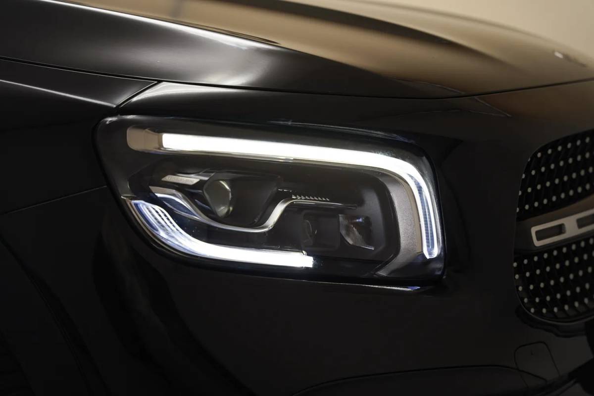 Mercedes-Benz GLB Mercedes-Benz GLB-Klasse 180 AMG Night Pakket Aut. [ Panoramadak Sfeerverlichting Camera ]