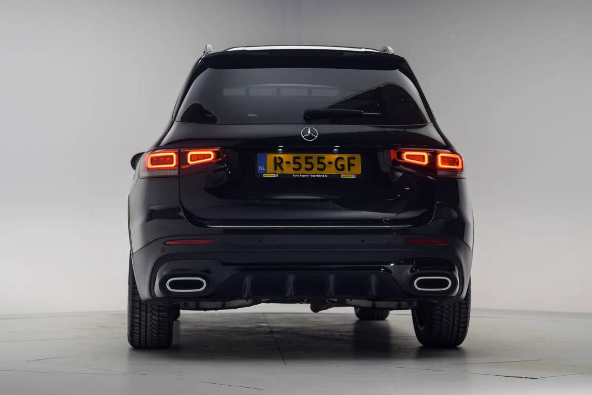 Mercedes-Benz GLB Mercedes-Benz GLB-Klasse 180 AMG Night Pakket Aut. [ Panoramadak Sfeerverlichting Camera ]