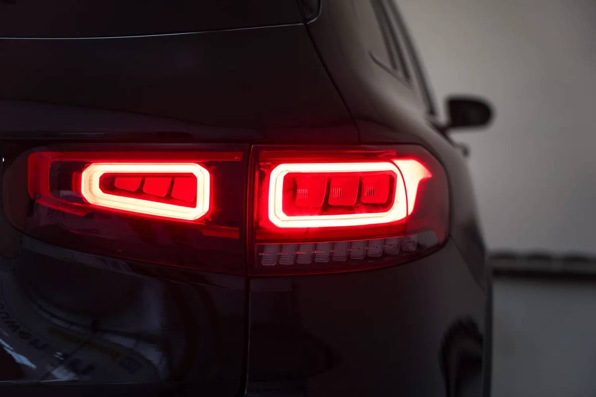Mercedes-Benz GLB Mercedes-Benz GLB-Klasse 180 AMG Night Pakket Aut. [ Panoramadak Sfeerverlichting Camera ]