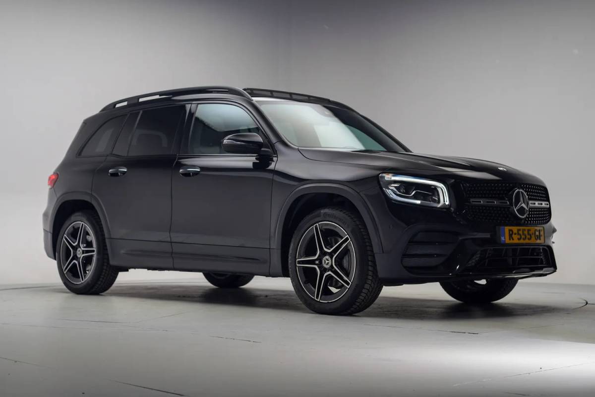 Mercedes-Benz GLB Mercedes-Benz GLB-Klasse 180 AMG Night Pakket Aut. [ Panoramadak Sfeerverlichting Camera ]
