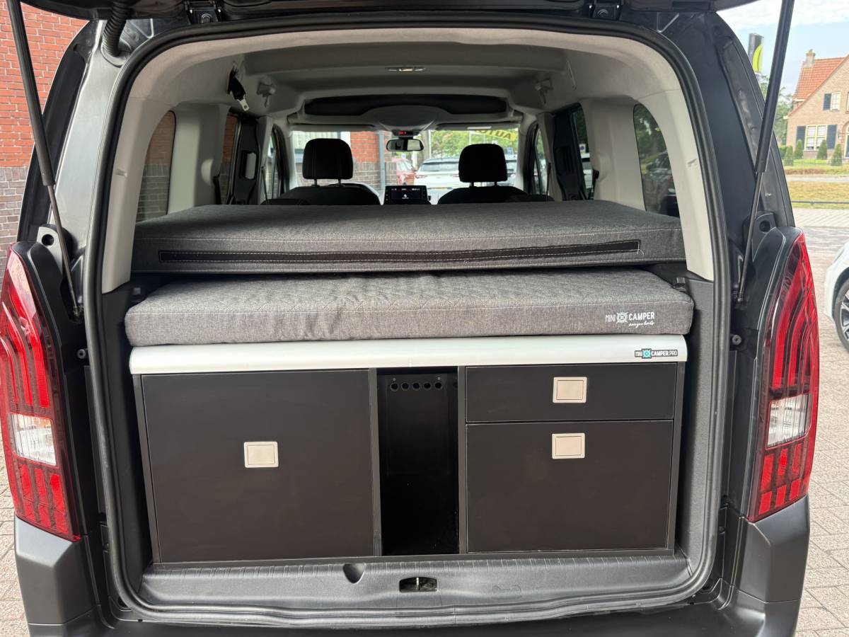 Peugeot Rifter Peugeot Rifter Long – 2 pers. Mini-Camper. 1.2 Puretech Long GT-Line . | UNIEK! | AUTOMAAT | TREKHAAK | CAMERA | CRUISE |