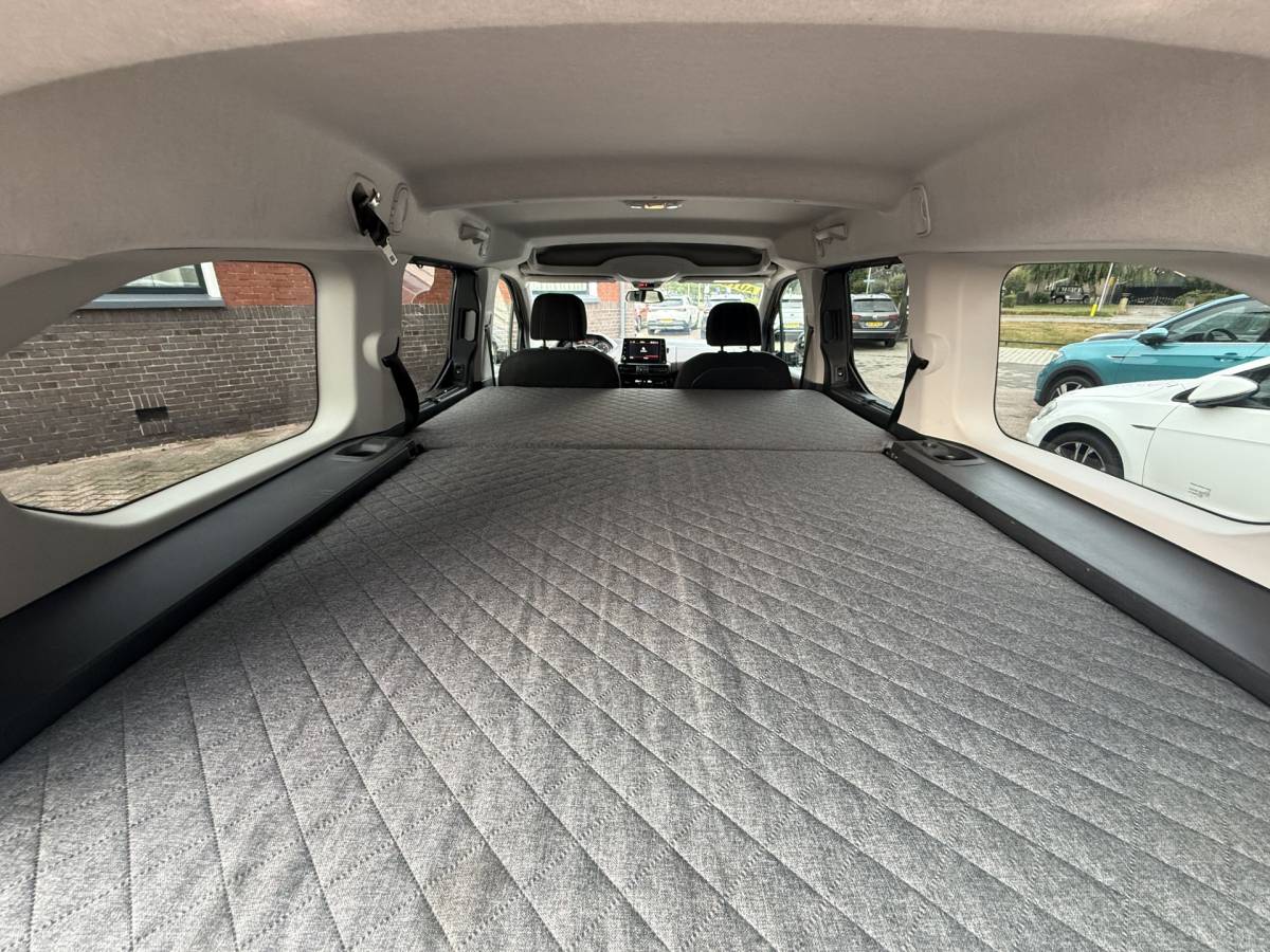 Peugeot Rifter Peugeot Rifter Long – 2 pers. Mini-Camper. 1.2 Puretech Long GT-Line . | UNIEK! | AUTOMAAT | TREKHAAK | CAMERA | CRUISE |