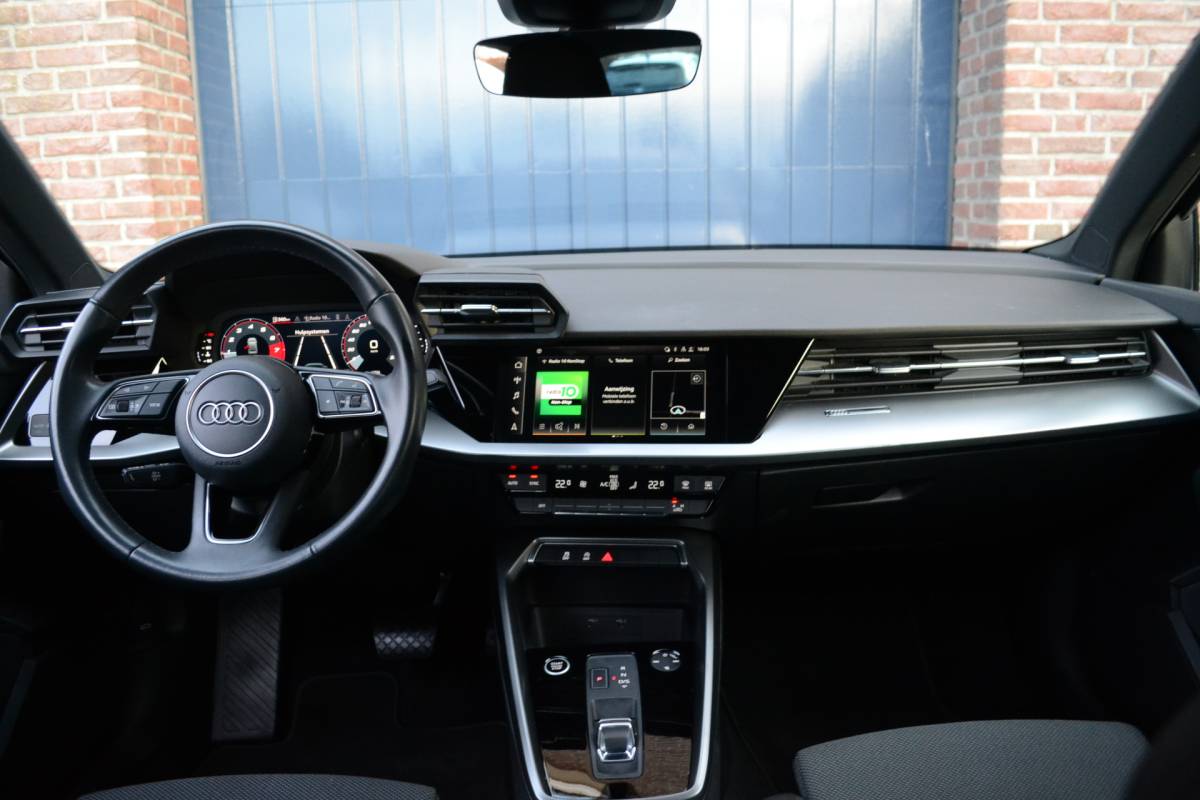 Audi A3 Audi A3 Limousine 30 TFSI S-Tronic Advanced Sport edition | Trekhaak | Virtual | LED | Carplay/Android Auto | Cruise