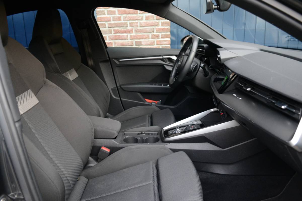 Audi A3 Audi A3 Limousine 30 TFSI S-Tronic Advanced Sport edition | Trekhaak | Virtual | LED | Carplay/Android Auto | Cruise