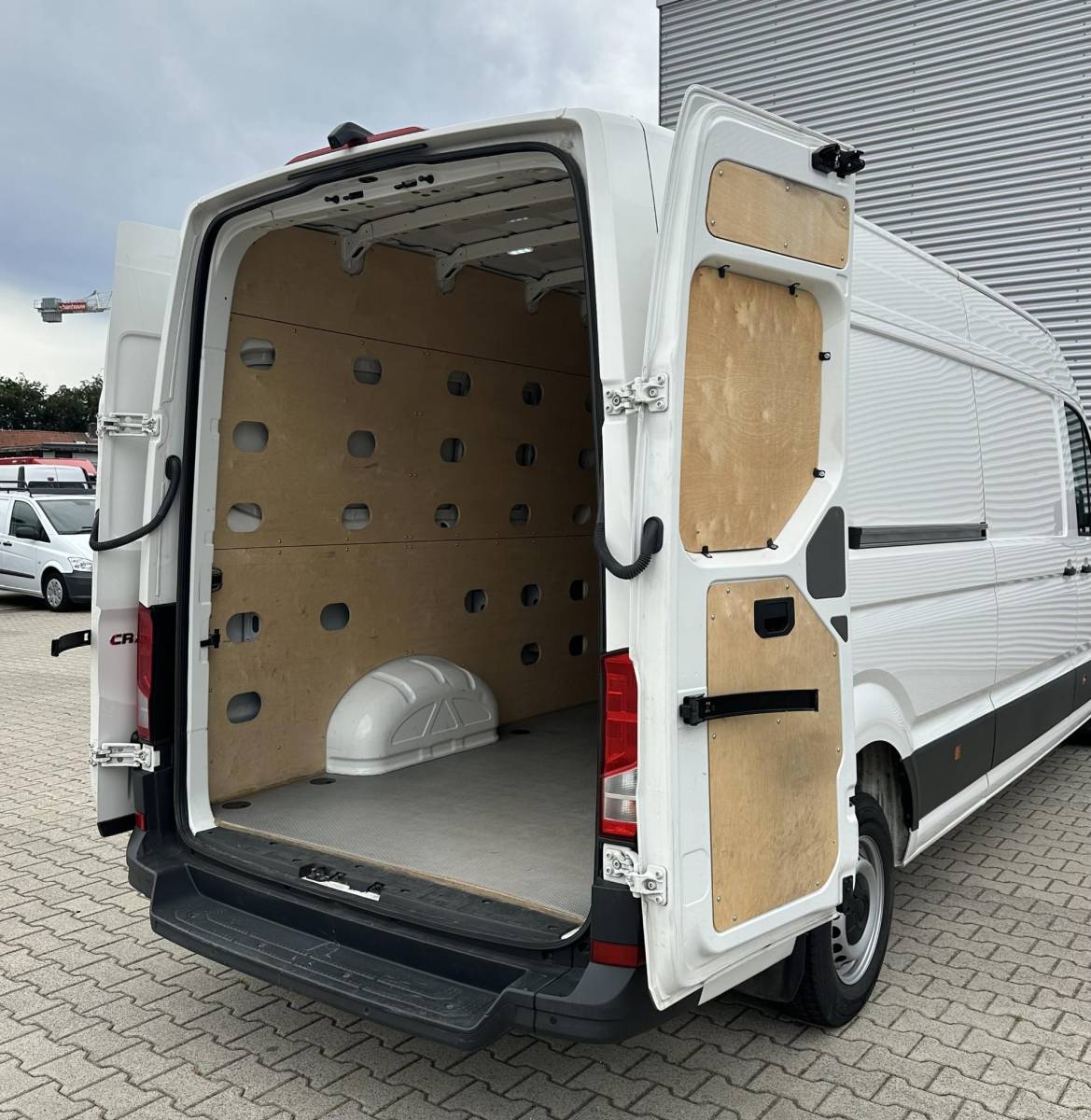 Volkswagen Crafter Volkswagen Crafter 35 2.0 TDI L4H2 Automaat 140 PK