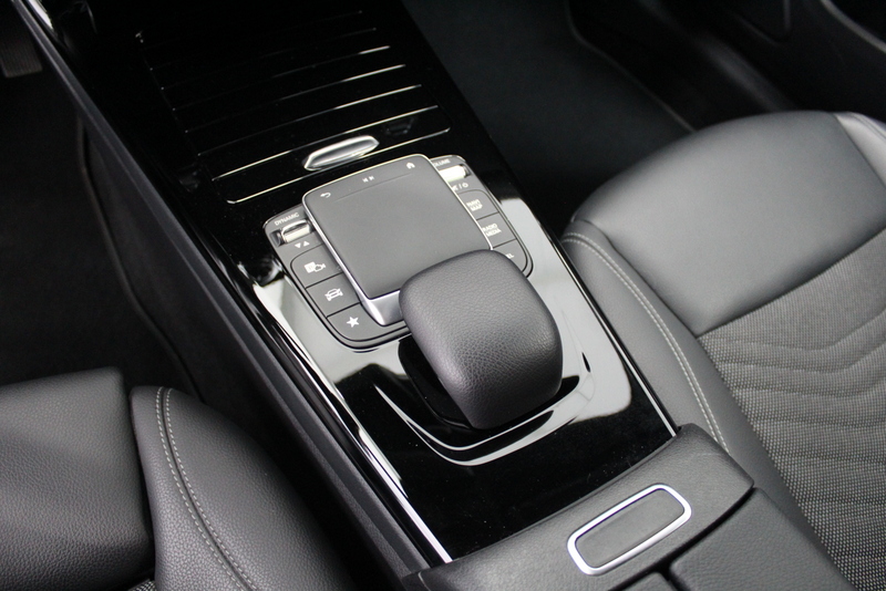 Mercedes-Benz CLA Mercedes-Benz CLA-klasse Shooting Brake 200 Business Line 164PK, RIJKLAAR | METALLIC LAK | TREKHAAK | CAMERA | LED | ELEC-ACHTERKLEP