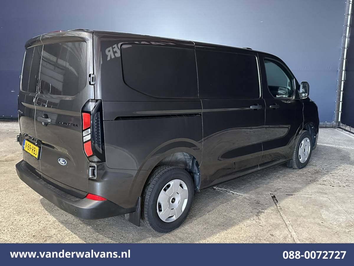 Ford Transit Custom Ford Transit Custom 2.0 TDCI 136pk L1H1 Euro6 Airco | Camera | Navigatie | LED | Apple Carplay | Adaptieve Cruisecontrol Android Auto, Verwarmde voorruit, Stoelverwarming, Parkeersensoren, Bijrijdersbank, 2590kg trekvermogen