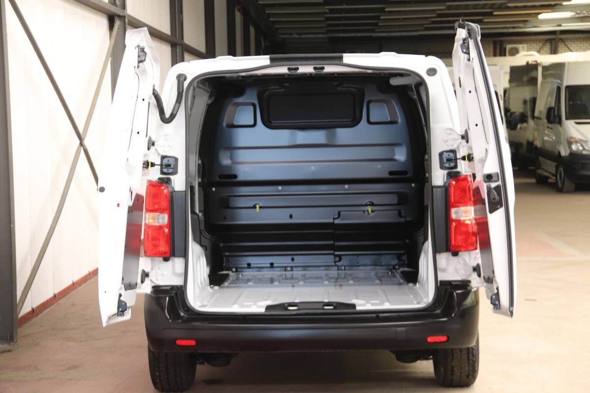 Fiat Scudo Fiat Scudo 1.5 MULTIJET 120PK NAVIGATIE AIRCO Fiat Scudo 1.5 MULTIJET 120PK NAVIGATIE