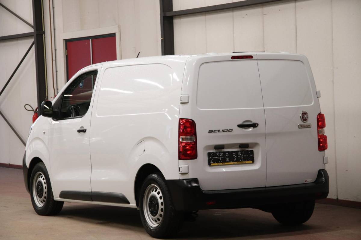 Fiat Scudo Fiat Scudo 1.5 MULTIJET 120PK NAVIGATIE AIRCO Fiat Scudo 1.5 MULTIJET 120PK NAVIGATIE
