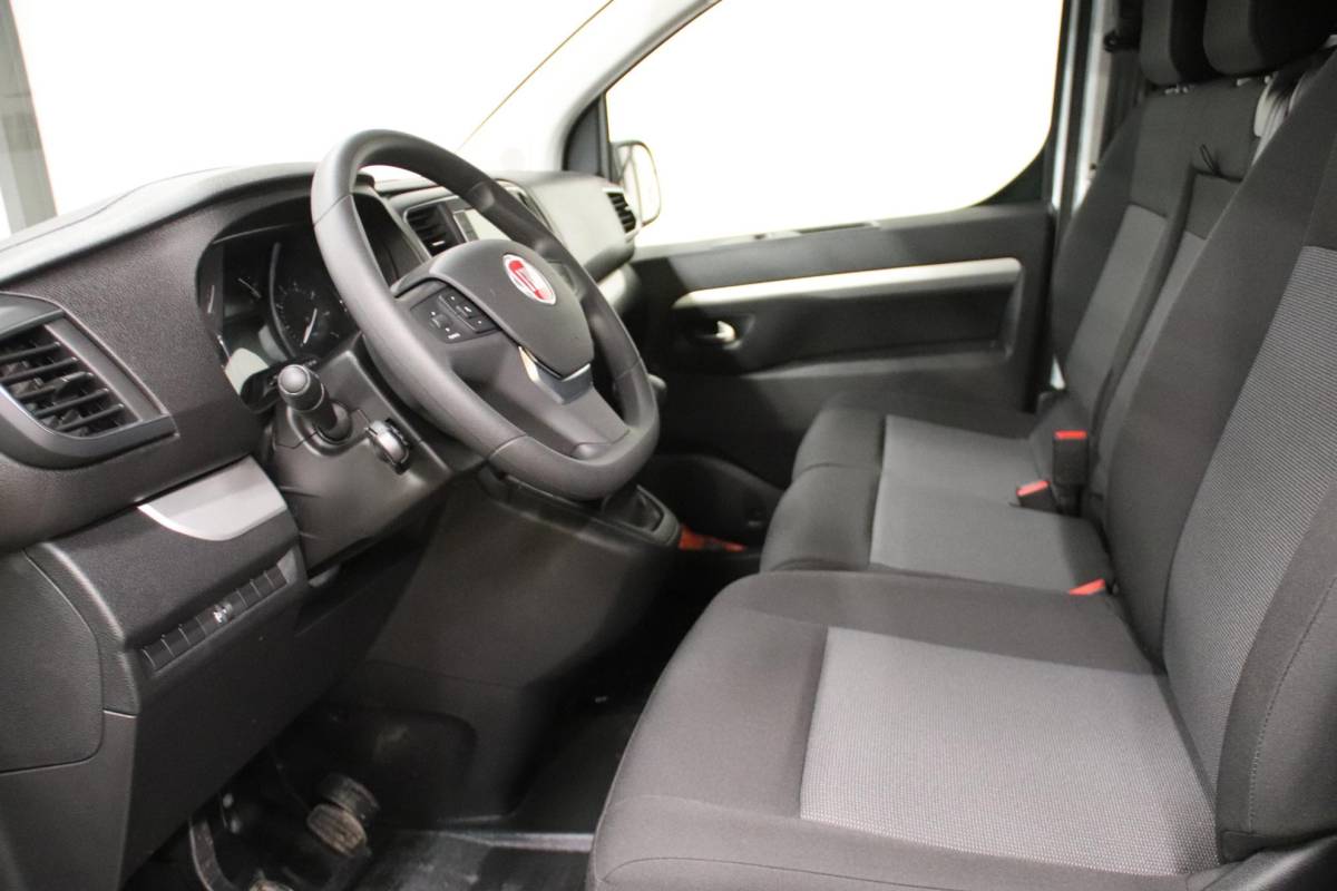 Fiat Scudo Fiat Scudo 1.5 MULTIJET 120PK NAVIGATIE AIRCO Fiat Scudo 1.5 MULTIJET 120PK NAVIGATIE
