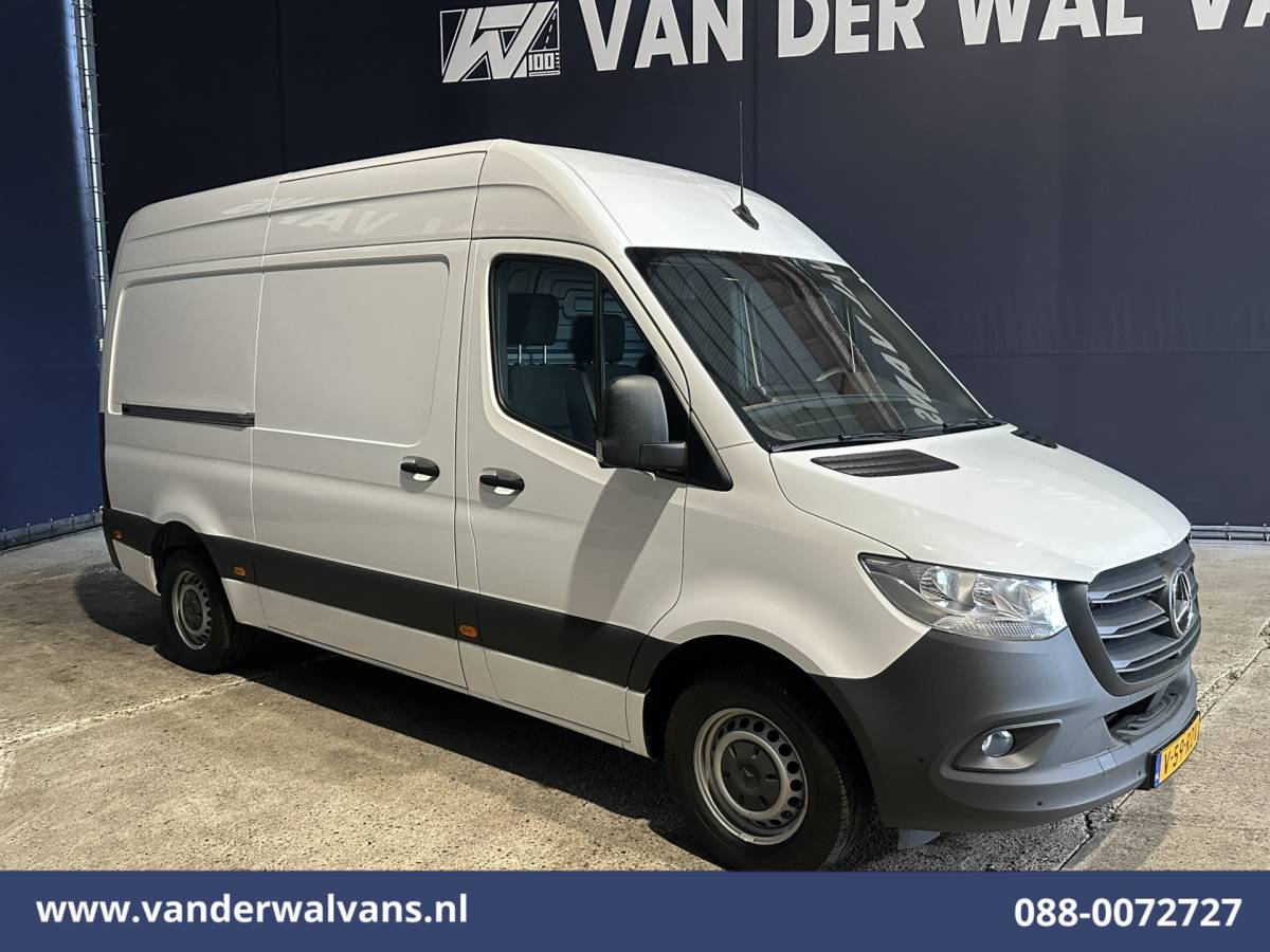 Mercedes-Benz Sprinter Mercedes-Benz Sprinter 317 CDI 170pk L2H2 Euro6 Airco | 360 graden Camera | Navigatie | Apple Carplay | Cruisecontrol Android Auto, Chauffeursstoel, Stoelverwarming, Parkeersensoren, Bijrijdersbank