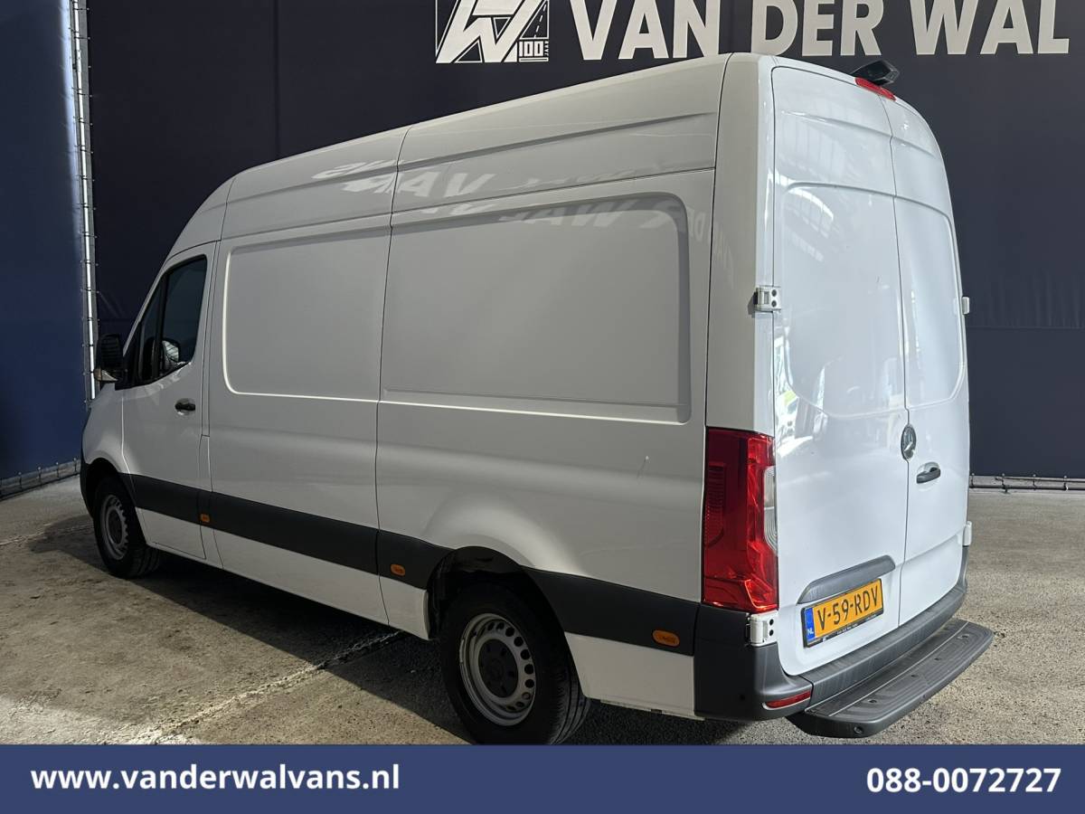 Mercedes-Benz Sprinter Mercedes-Benz Sprinter 317 CDI 170pk L2H2 Euro6 Airco | 360 graden Camera | Navigatie | Apple Carplay | Cruisecontrol Android Auto, Chauffeursstoel, Stoelverwarming, Parkeersensoren, Bijrijdersbank