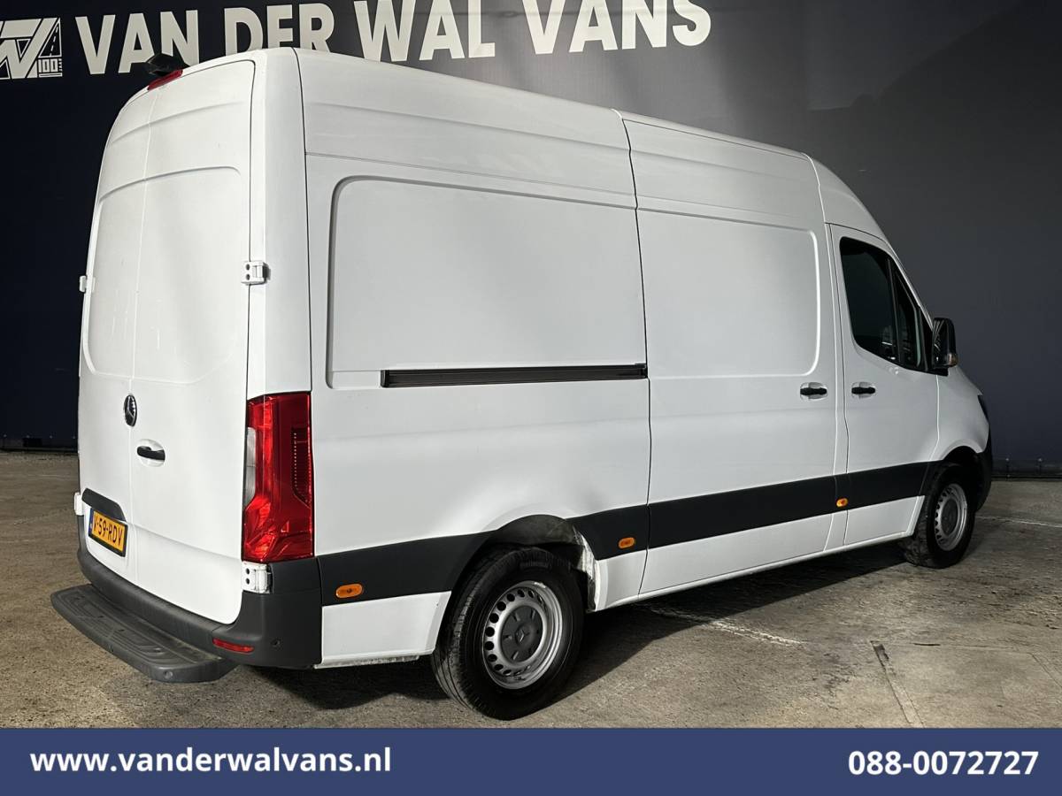 Mercedes-Benz Sprinter Mercedes-Benz Sprinter 317 CDI 170pk L2H2 Euro6 Airco | 360 graden Camera | Navigatie | Apple Carplay | Cruisecontrol Android Auto, Chauffeursstoel, Stoelverwarming, Parkeersensoren, Bijrijdersbank