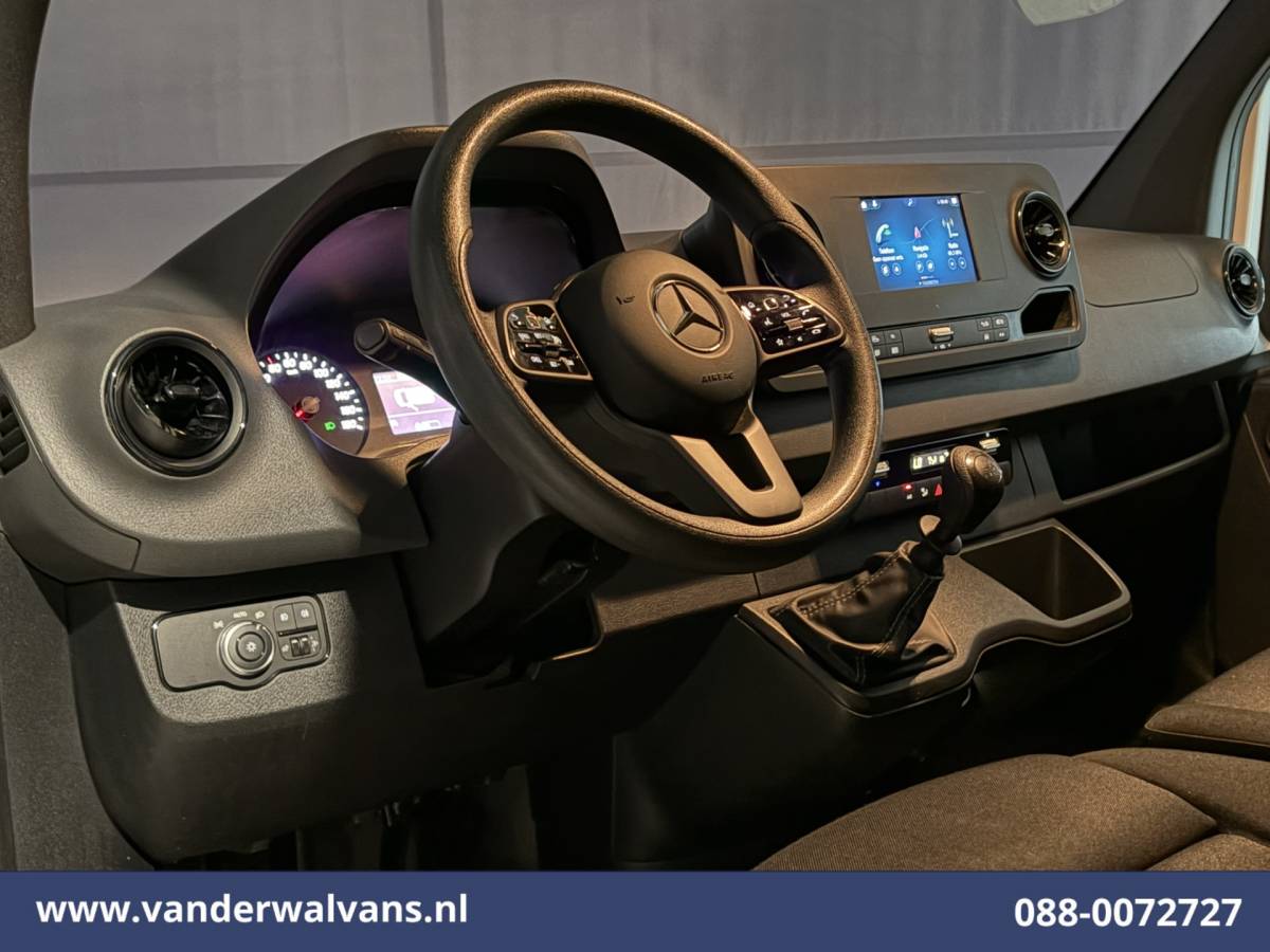 Mercedes-Benz Sprinter Mercedes-Benz Sprinter 317 CDI 170pk L2H2 Euro6 Airco | 360 graden Camera | Navigatie | Apple Carplay | Cruisecontrol Android Auto, Chauffeursstoel, Stoelverwarming, Parkeersensoren, Bijrijdersbank