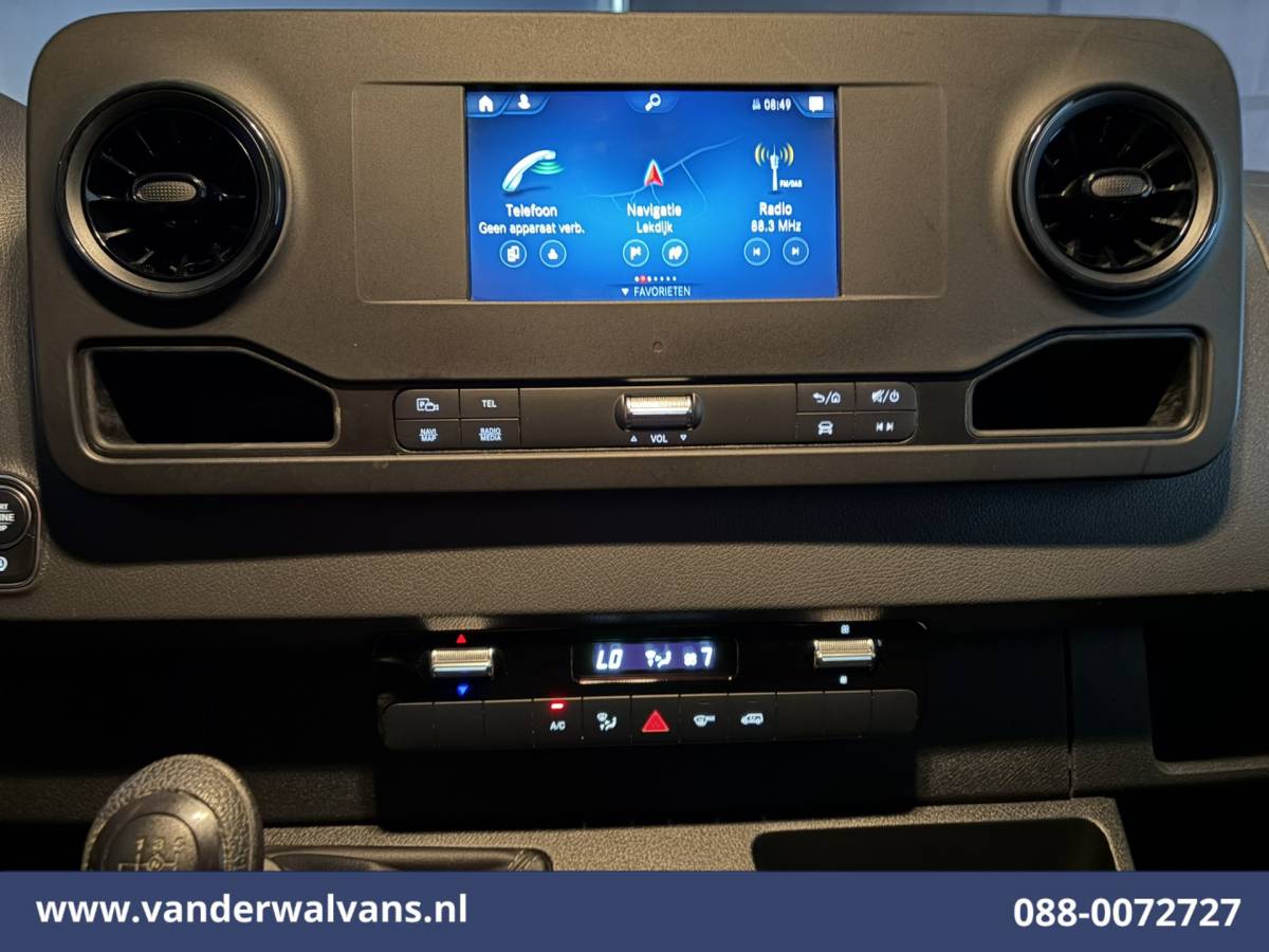 Mercedes-Benz Sprinter Mercedes-Benz Sprinter 317 CDI 170pk L2H2 Euro6 Airco | 360 graden Camera | Navigatie | Apple Carplay | Cruisecontrol Android Auto, Chauffeursstoel, Stoelverwarming, Parkeersensoren, Bijrijdersbank