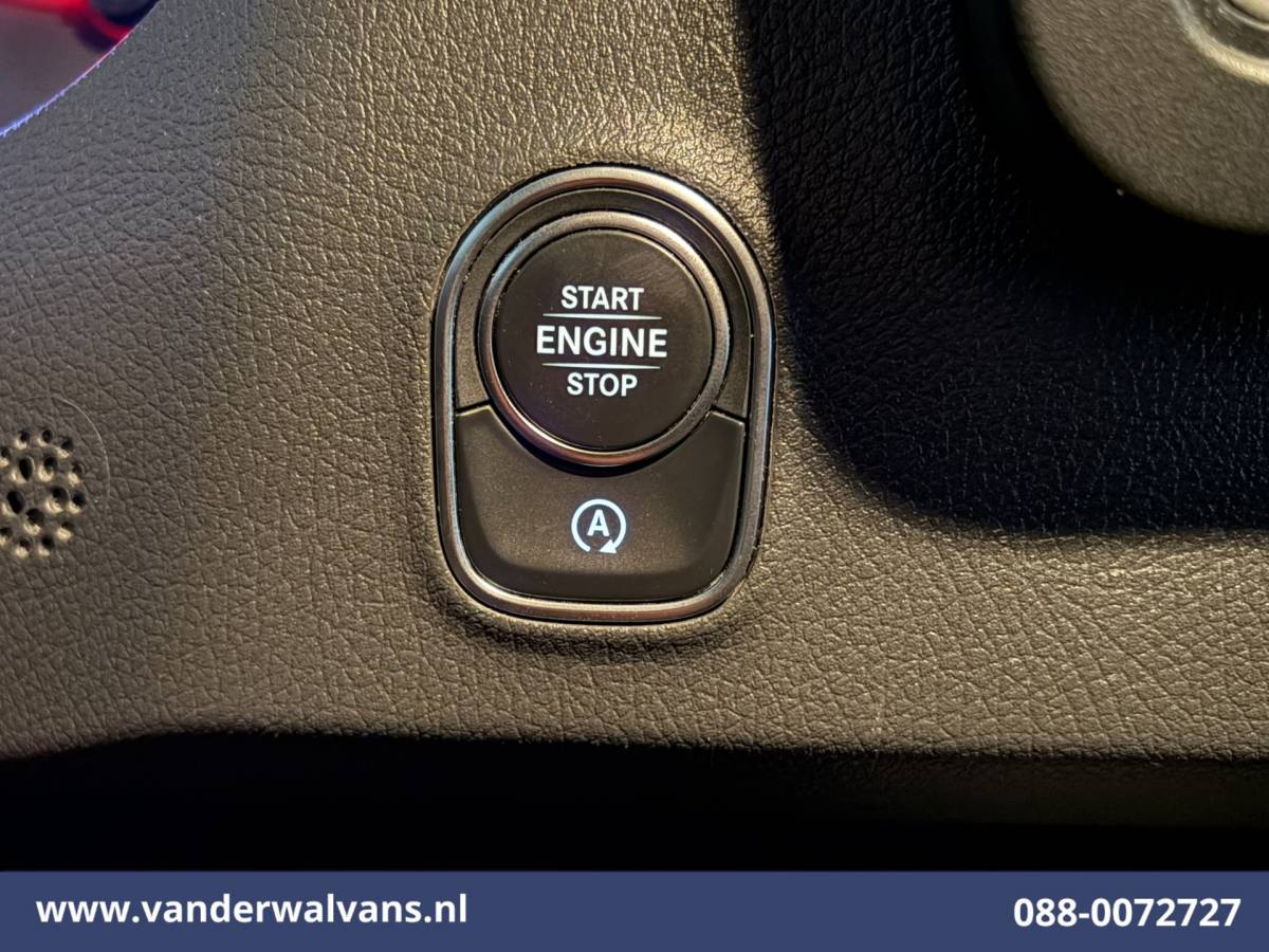Mercedes-Benz Sprinter Mercedes-Benz Sprinter 317 CDI 170pk L2H2 Euro6 Airco | 360 graden Camera | Navigatie | Apple Carplay | Cruisecontrol Android Auto, Chauffeursstoel, Stoelverwarming, Parkeersensoren, Bijrijdersbank
