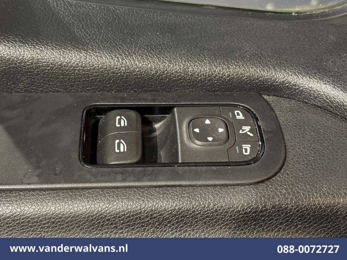 Mercedes-Benz Sprinter Mercedes-Benz Sprinter 317 CDI 170pk L2H2 Euro6 Airco | 360 graden Camera | Navigatie | Apple Carplay | Cruisecontrol Android Auto, Chauffeursstoel, Stoelverwarming, Parkeersensoren, Bijrijdersbank