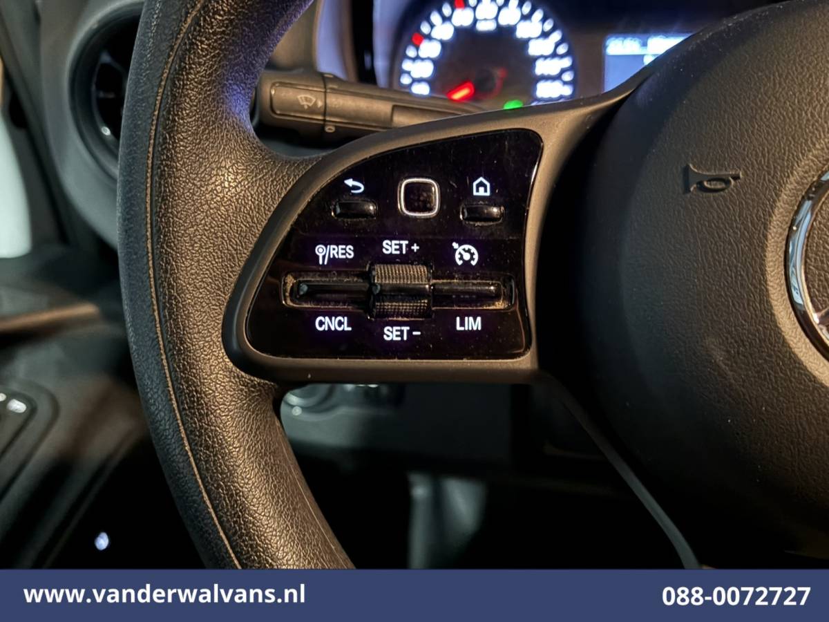 Mercedes-Benz Sprinter Mercedes-Benz Sprinter 317 CDI 170pk L2H2 Euro6 Airco | 360 graden Camera | Navigatie | Apple Carplay | Cruisecontrol Android Auto, Chauffeursstoel, Stoelverwarming, Parkeersensoren, Bijrijdersbank