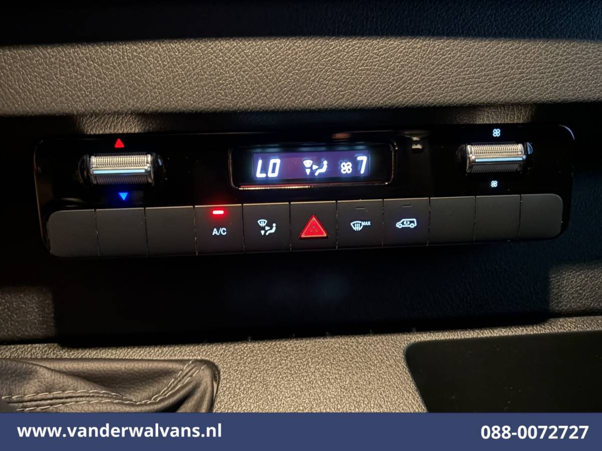 Mercedes-Benz Sprinter Mercedes-Benz Sprinter 317 CDI 170pk L2H2 Euro6 Airco | 360 graden Camera | Navigatie | Apple Carplay | Cruisecontrol Android Auto, Chauffeursstoel, Stoelverwarming, Parkeersensoren, Bijrijdersbank