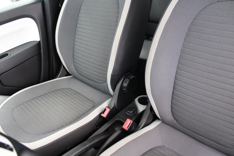 Renault Twingo Renault Twingo 1.0 SCe Expression 71PK, RIJKLAAR | AIRCO | CRUISE CONTROLE | ELEC-RAMEN