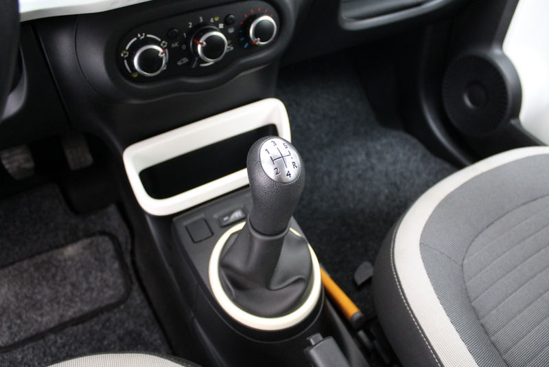 Renault Twingo Renault Twingo 1.0 SCe Expression 71PK, RIJKLAAR | AIRCO | CRUISE CONTROLE | ELEC-RAMEN