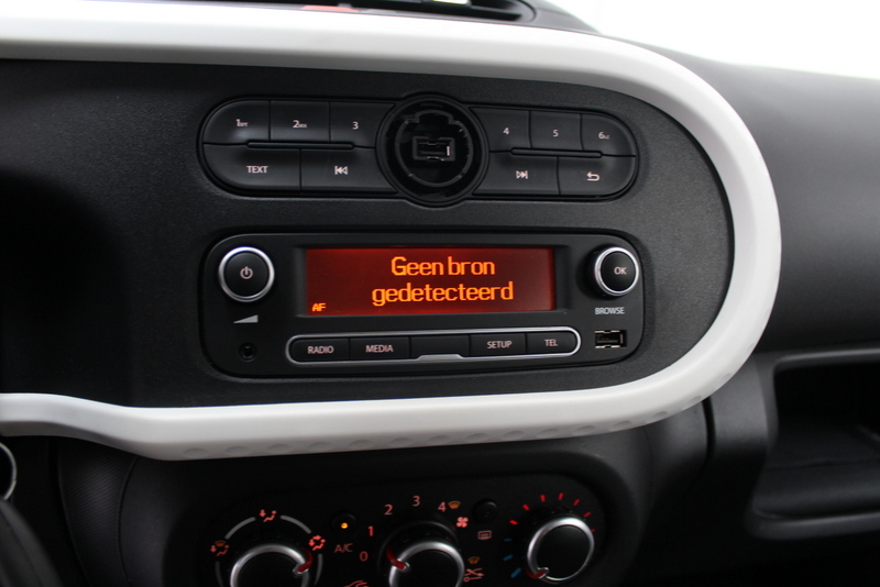Renault Twingo Renault Twingo 1.0 SCe Expression 71PK, RIJKLAAR | AIRCO | CRUISE CONTROLE | ELEC-RAMEN