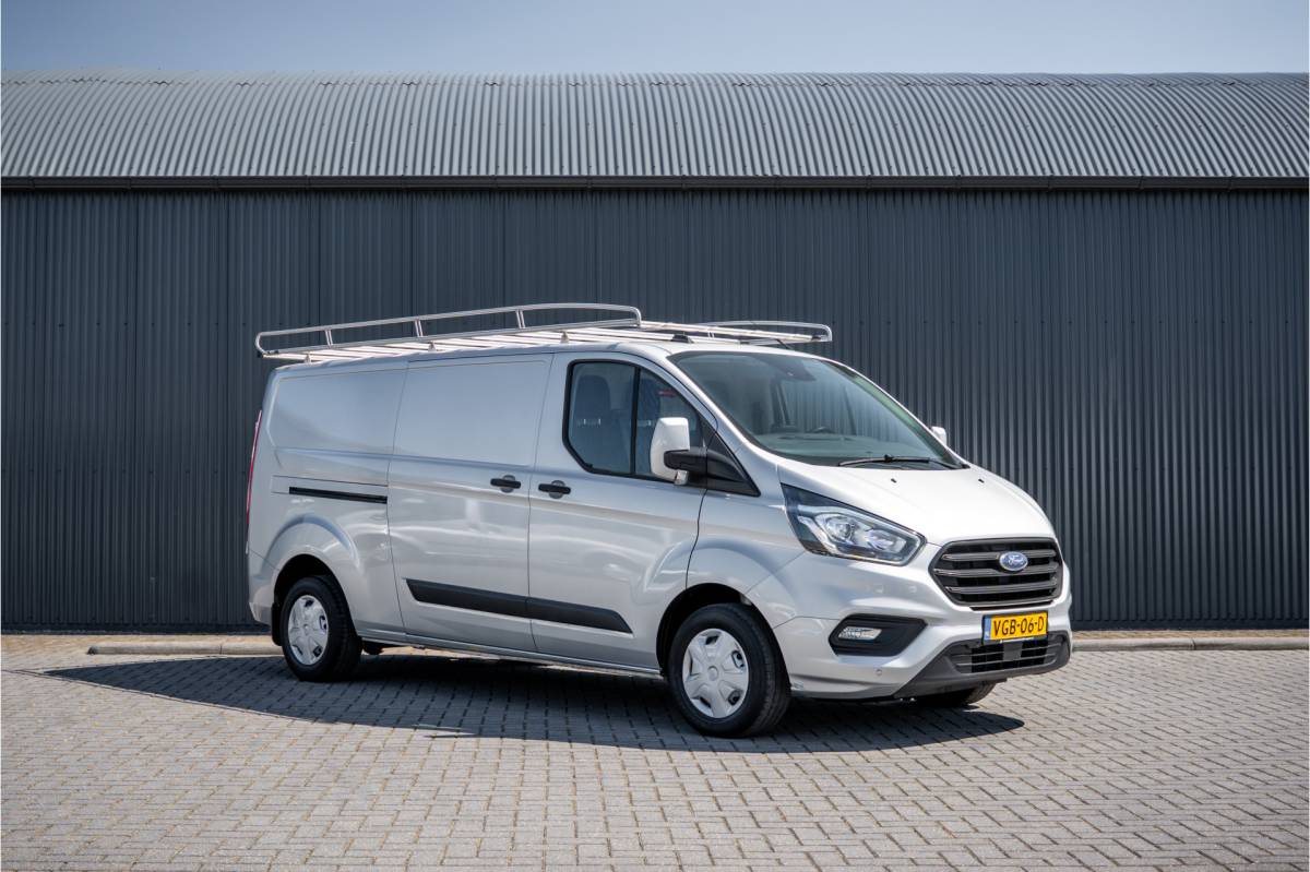 Ford Transit Custom Ford Transit Custom 2.0 EcoBlue L2H1 | 130 PK | 3-Zits | Camera | Cruise | PDC | Airco | Trekhaak | Imperiaal