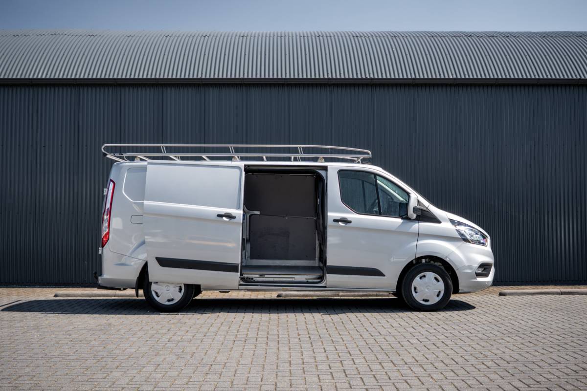 Ford Transit Custom Ford Transit Custom 2.0 EcoBlue L2H1 | 130 PK | 3-Zits | Camera | Cruise | PDC | Airco | Trekhaak | Imperiaal
