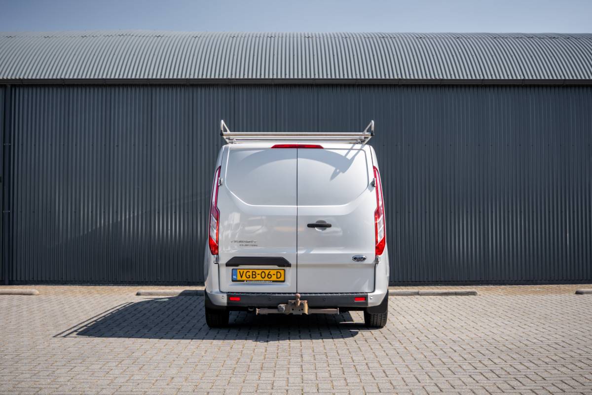 Ford Transit Custom Ford Transit Custom 2.0 EcoBlue L2H1 | 130 PK | 3-Zits | Camera | Cruise | PDC | Airco | Trekhaak | Imperiaal
