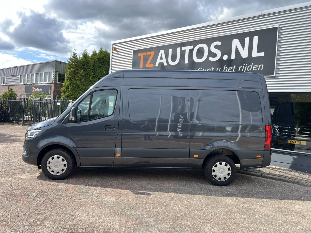 Mercedes-Benz Sprinter Mercedes-Benz Sprinter 317 CDI L2H2 / 3500 Kg Trekgewicht