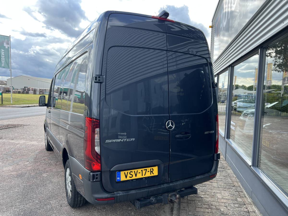 Mercedes-Benz Sprinter Mercedes-Benz Sprinter 317 CDI L2H2 / 3500 Kg Trekgewicht