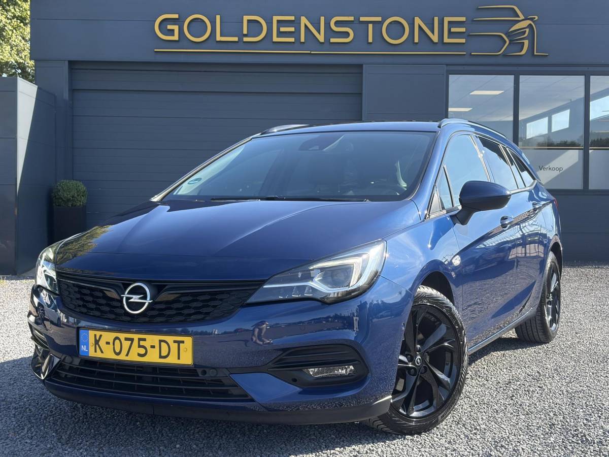 Opel Astra Opel Astra Sports Tourer 1.2 Ultimate ✓146pk✓2e Eigenaar✓Trekhaak✓Camera✓Carplay✓Navi✓Alcantara-Leder✓17”Lmv✓Stoelverw-Stuurverw✓Net beurt gehad✓Dodehoek✓Rijstrooksensor✓Pdc V+A✓6 Bak✓N.A.P✓Bj 11-2020✓Apk tot 08-2028
