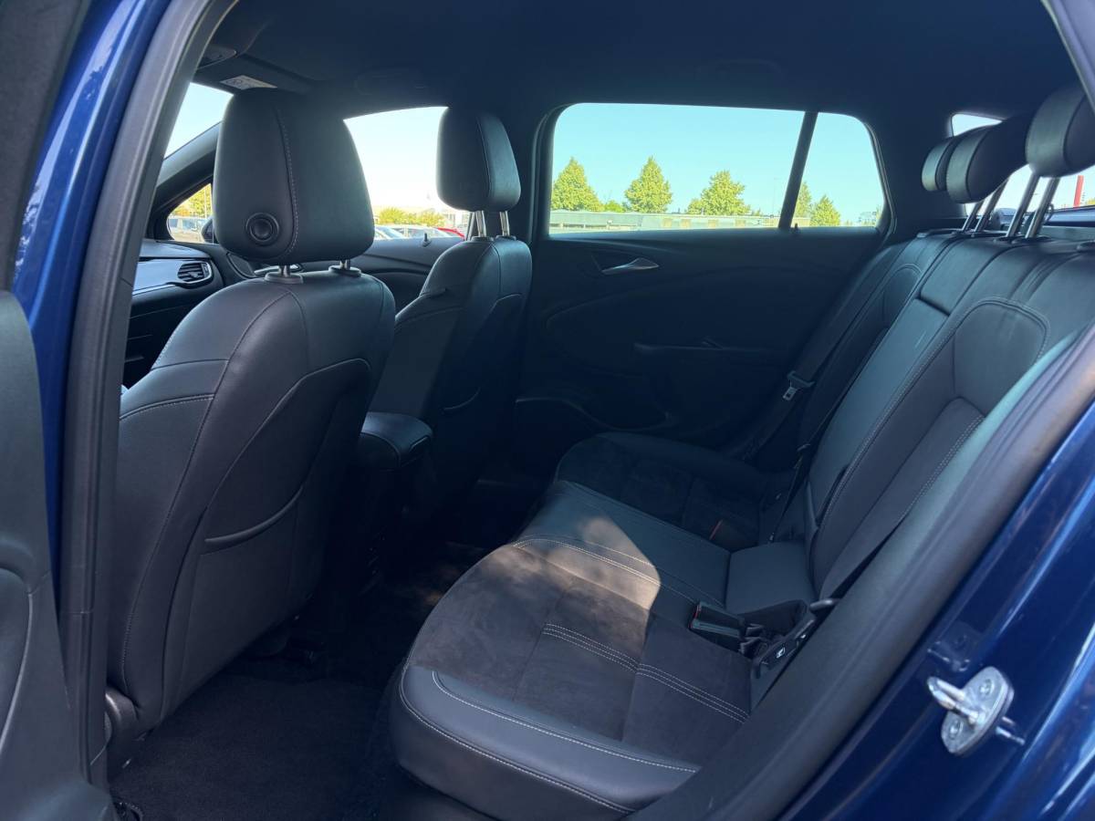 Opel Astra Opel Astra Sports Tourer 1.2 Ultimate ✓146pk✓2e Eigenaar✓Trekhaak✓Camera✓Carplay✓Navi✓Alcantara-Leder✓17”Lmv✓Stoelverw-Stuurverw✓Net beurt gehad✓Dodehoek✓Rijstrooksensor✓Pdc V+A✓6 Bak✓N.A.P✓Bj 11-2020✓Apk tot 08-2028