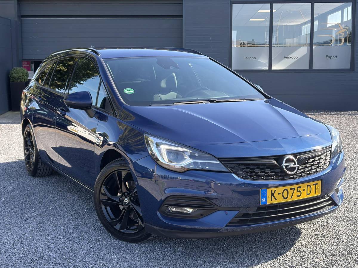 Opel Astra Opel Astra Sports Tourer 1.2 Ultimate ✓146pk✓2e Eigenaar✓Trekhaak✓Camera✓Carplay✓Navi✓Alcantara-Leder✓17”Lmv✓Stoelverw-Stuurverw✓Net beurt gehad✓Dodehoek✓Rijstrooksensor✓Pdc V+A✓6 Bak✓N.A.P✓Bj 11-2020✓Apk tot 08-2028