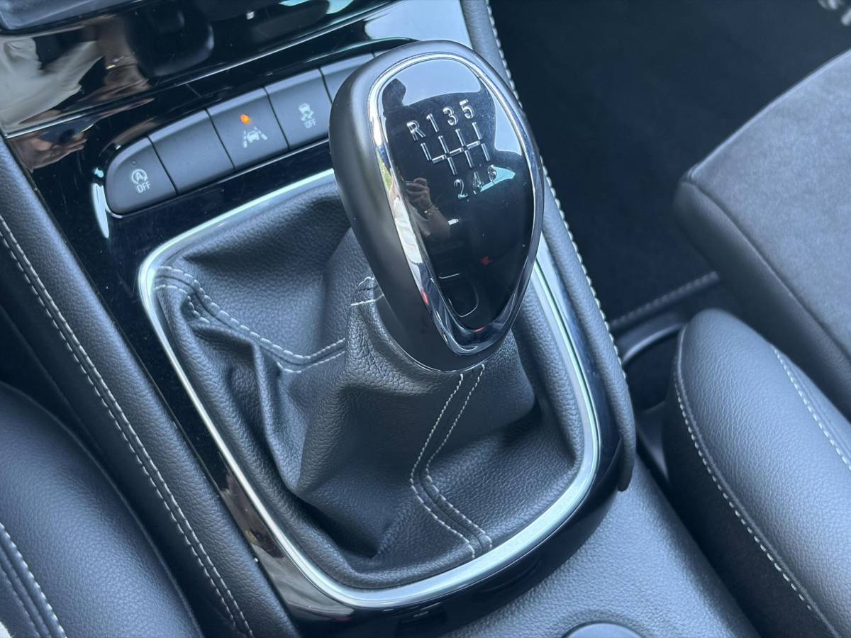 Opel Astra Opel Astra Sports Tourer 1.2 Ultimate ✓146pk✓2e Eigenaar✓Trekhaak✓Camera✓Carplay✓Navi✓Alcantara-Leder✓17”Lmv✓Stoelverw-Stuurverw✓Net beurt gehad✓Dodehoek✓Rijstrooksensor✓Pdc V+A✓6 Bak✓N.A.P✓Bj 11-2020✓Apk tot 08-2028