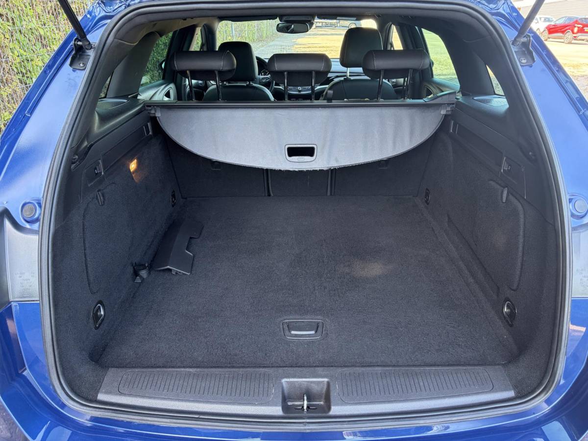 Opel Astra Opel Astra Sports Tourer 1.2 Ultimate ✓146pk✓2e Eigenaar✓Trekhaak✓Camera✓Carplay✓Navi✓Alcantara-Leder✓17”Lmv✓Stoelverw-Stuurverw✓Net beurt gehad✓Dodehoek✓Rijstrooksensor✓Pdc V+A✓6 Bak✓N.A.P✓Bj 11-2020✓Apk tot 08-2028