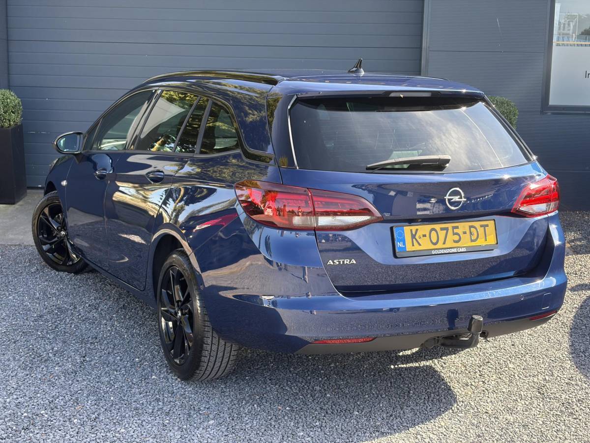 Opel Astra Opel Astra Sports Tourer 1.2 Ultimate ✓146pk✓2e Eigenaar✓Trekhaak✓Camera✓Carplay✓Navi✓Alcantara-Leder✓17”Lmv✓Stoelverw-Stuurverw✓Net beurt gehad✓Dodehoek✓Rijstrooksensor✓Pdc V+A✓6 Bak✓N.A.P✓Bj 11-2020✓Apk tot 08-2028