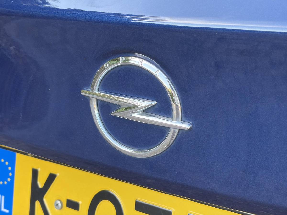 Opel Astra Opel Astra Sports Tourer 1.2 Ultimate ✓146pk✓2e Eigenaar✓Trekhaak✓Camera✓Carplay✓Navi✓Alcantara-Leder✓17”Lmv✓Stoelverw-Stuurverw✓Net beurt gehad✓Dodehoek✓Rijstrooksensor✓Pdc V+A✓6 Bak✓N.A.P✓Bj 11-2020✓Apk tot 08-2028