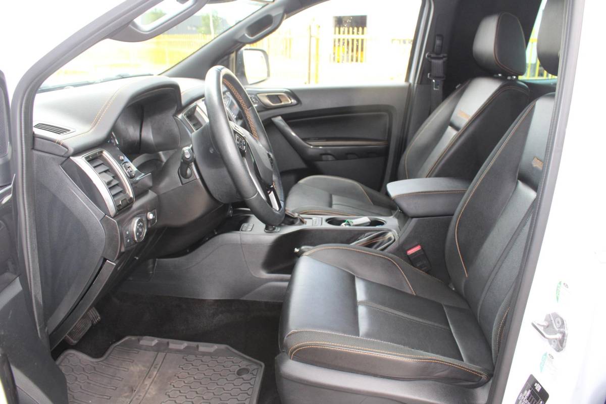 Ford Ranger Ford Ranger 2.0 EcoBlue Wildtrak Supercab | Rollertop | Trekhaak | Volledig Lederen Interieur | BELLEN VOOR BEZICHTIGING