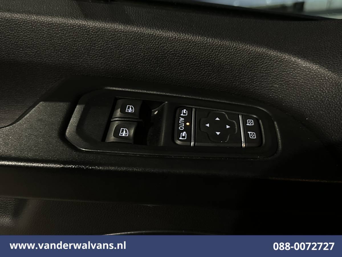 Renault Trafic Renault Trafic 2.0 Blue dCi 131pk L1H1 Euro6 Airco | Imperiaal | Navigatie | Camera | LED | Cruisecontrol Android Auto, Parkeersensoren, Bijrijdersbank