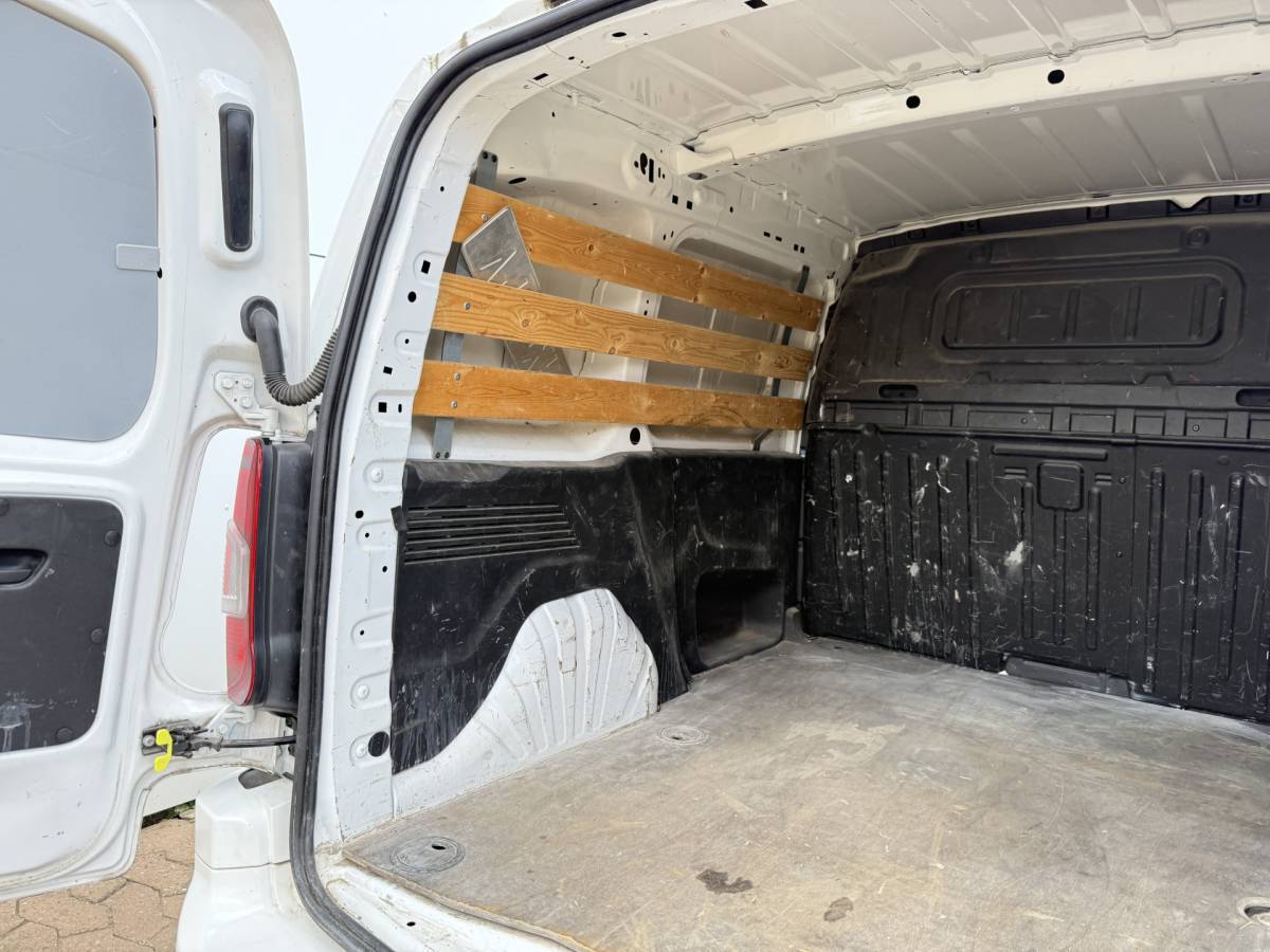 Opel Combo Opel Combo 1.5D 130PK Automaat L1 Climate Control Cruise Control Carplay Parkeersensoren Achter Trekhaak Camera