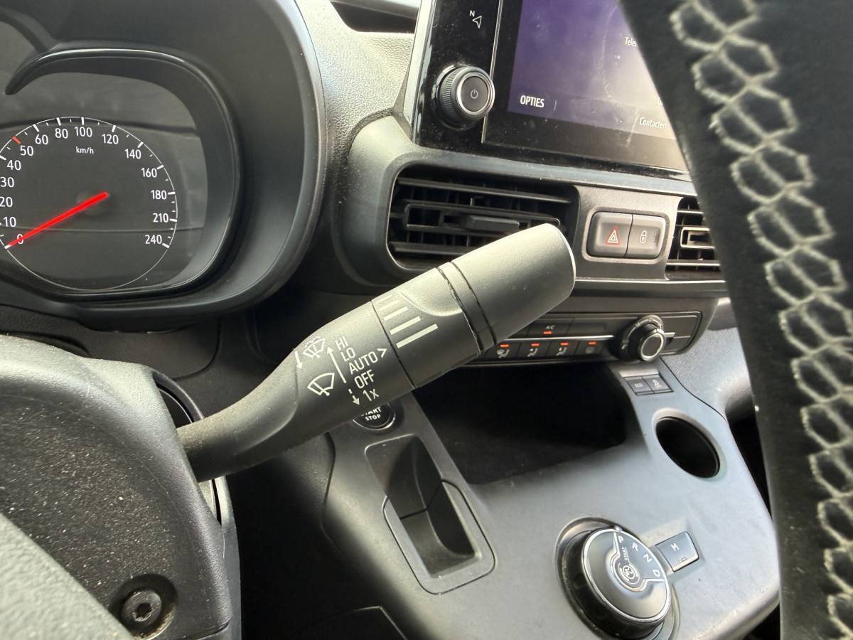 Opel Combo Opel Combo 1.5D 130PK Automaat L1 Climate Control Cruise Control Carplay Parkeersensoren Achter Trekhaak Camera