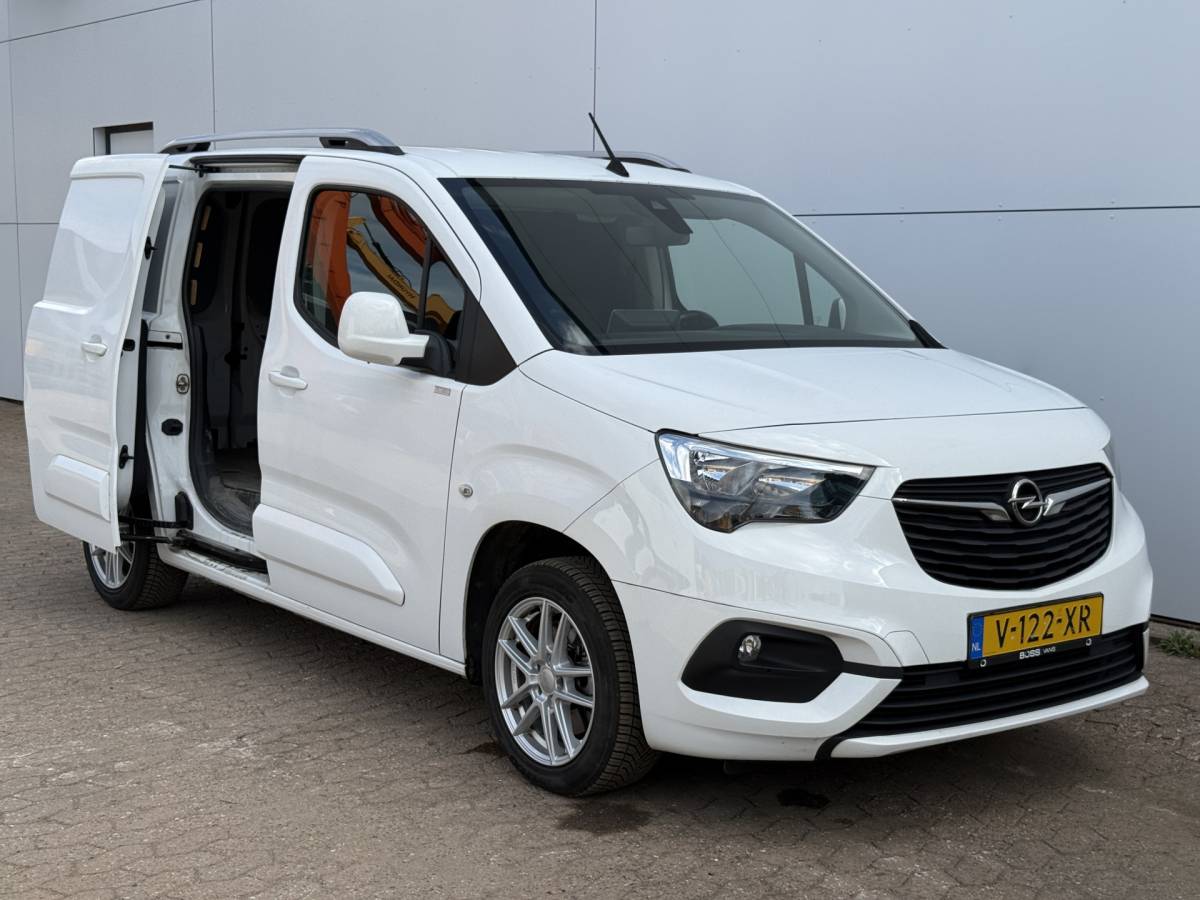 Opel Combo Opel Combo 1.5D 130PK Automaat L1 Climate Control Cruise Control Carplay Parkeersensoren Achter Trekhaak Camera